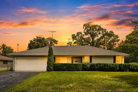 926 Parkview, Mukwonago, WI 53149