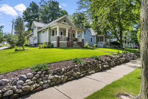 811 Harvey, Watertown, WI 53094