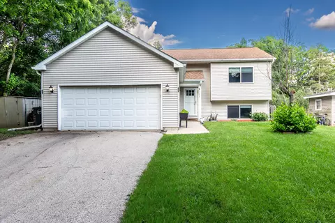 9033 271st, Salem Lakes, WI 53168