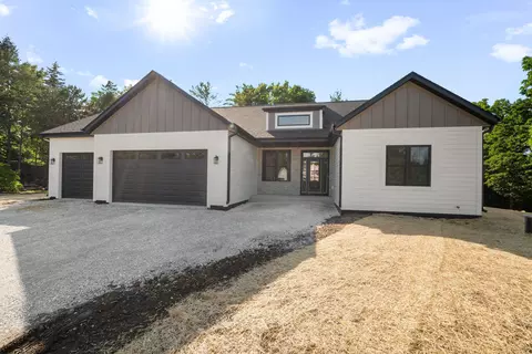 w332n4520 Grace, Nashotah, WI 53058