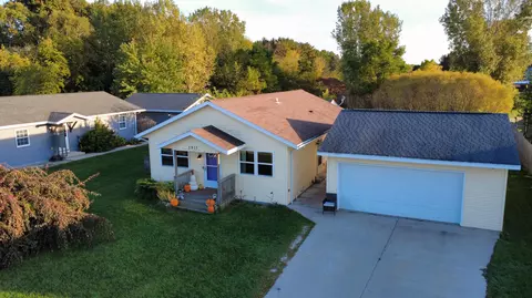 1911 Flambeau, Manitowoc, WI 54220
