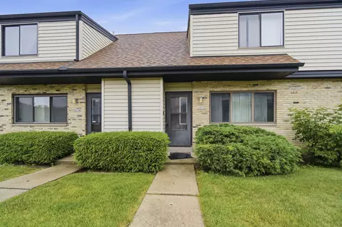10156 W Kiehnau, Milwaukee, WI 53224