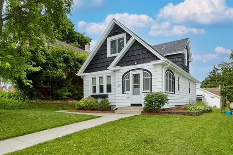 220 S Hartwell, Waukesha, WI 53186