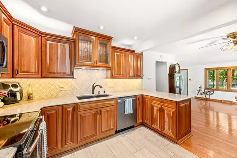 Kitchen - 1538 3rd, Delafield, WI 53018 photo 2 of 3