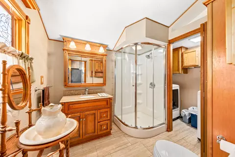 Bath - 1538 3rd, Delafield, WI 53018 photo 1 of 3