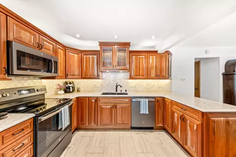 Kitchen - 1538 3rd, Delafield, WI 53018 photo 3 of 3