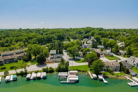 View/Area - 1538 3rd, Delafield, WI 53018 photo 4 of 8
