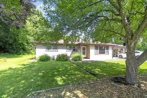 w257s2719 Genesee, Waukesha, WI 53188