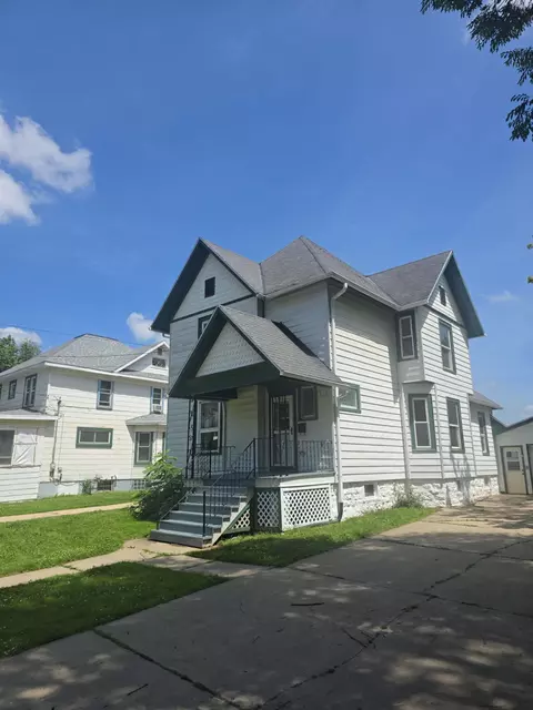 215 N Main, Reeseville, WI 53579 photo 2