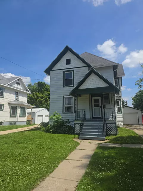 215 N Main, Reeseville, WI 53579