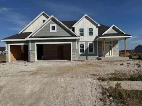 1316 Periwinkle, Oconomowoc, WI 53066