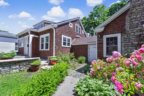 1213 College, Racine, WI 53403