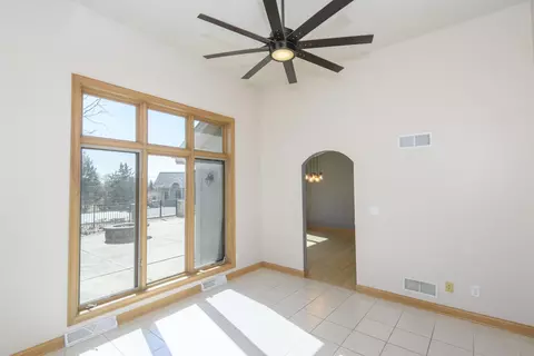 Living - s88w34777 Nesting, Eagle, WI 53119 photo 6 of 9