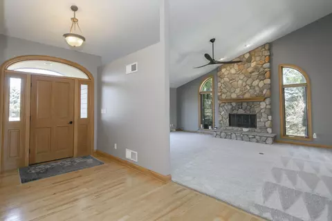 Entry Way - s88w34777 Nesting, Eagle, WI 53119 photo 1 of 2