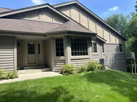 2845 Teal Rdg #C, Brookfield, WI 53045