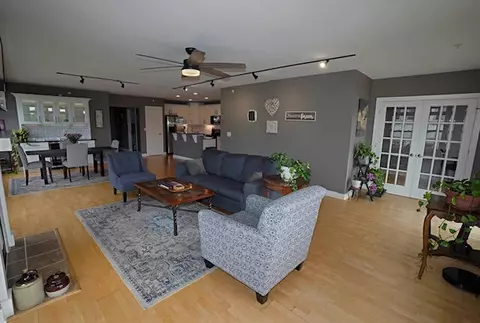 5128 W Bluemound #201, Milwaukee, WI 53208