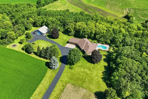 9325 E Six Cors, Johnstown, WI 53563