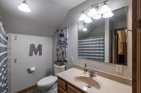 Bath - n6587 Mccurdy Road, Onalaska, WI 54636 photo 5 of 5