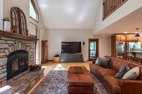 Living - n6587 Mccurdy Road, Onalaska, WI 54636 photo 1 of 2