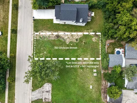 723 Division, Delafield, WI 53018 photo 3