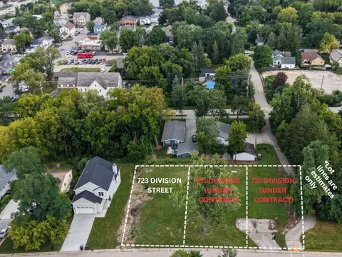 723 Division, Delafield, WI 53018 photo 2