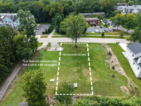 731 Division, Delafield, WI 53018 photo 1