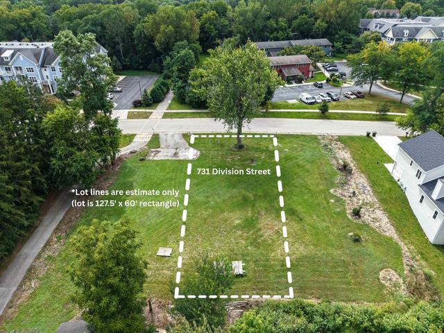 731 Division, Delafield, WI 53018