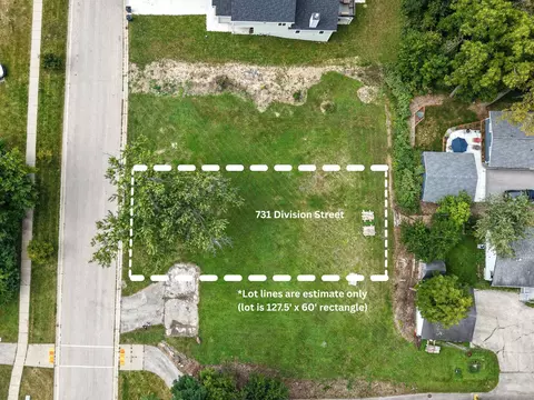 731 Division, Delafield, WI 53018 photo 3