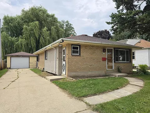 5863 S Hately, Cudahy, WI 53110