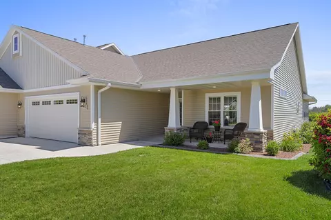 525 Mapleleaf, Manitowoc, WI 54220