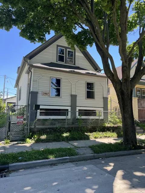 2467 W Cherry, Milwaukee, WI 53205
