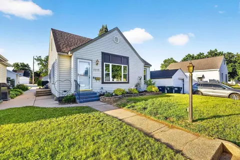 2219 Jackson, La Crosse, WI 54601
