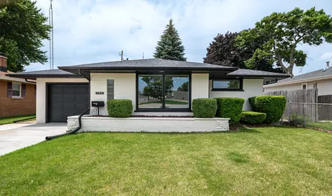 7916 22nd, Kenosha, WI 53143