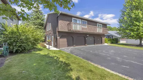 2412 Cross Crk #C, Sheboygan, WI 53081