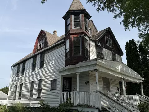2727 N 24th, Milwaukee, WI 53206