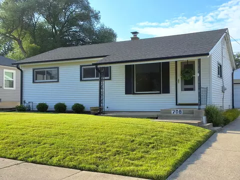 708 Columbia, South Milwaukee, WI 53172