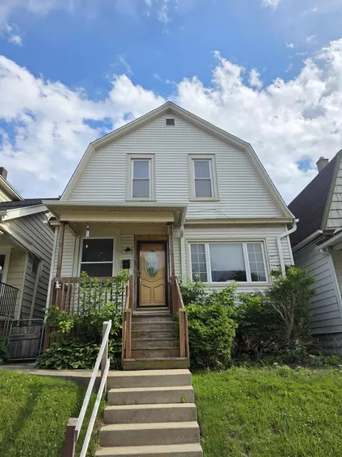 331 E Deer, Milwaukee, WI 53207