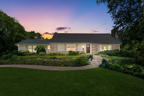 4838 W Glen Cv, Mequon, WI 53092
