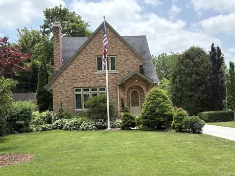 821 W Grand, Port Washington, WI 53074