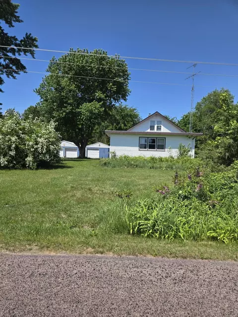 7177 8th, Clearfield, WI 53950