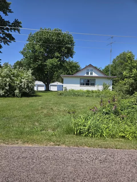 7177 8th, Clearfield, WI 53950