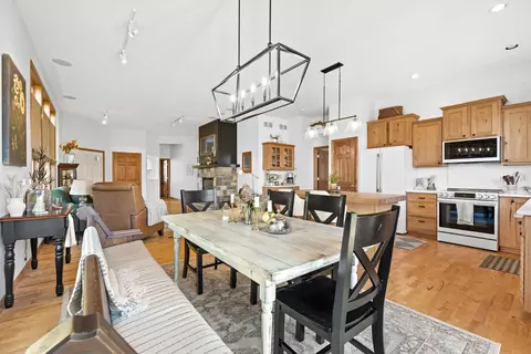 1758 Bess, Oconomowoc, WI 53066