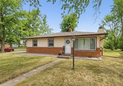 7934 N Edgeworth, Milwaukee, WI 53223