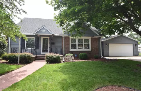 2205 Dwight, Racine, WI 53403