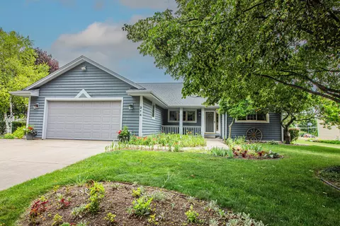 214 S Cottrell, Saukville, WI 53080