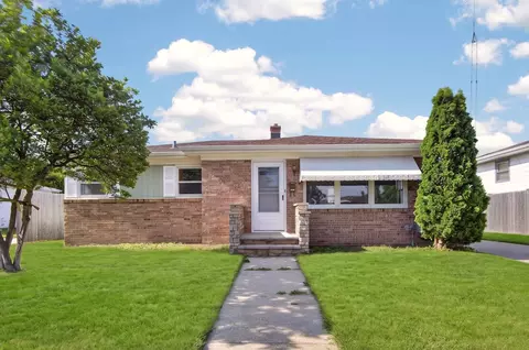 1008 Saxony, Racine, WI 53402