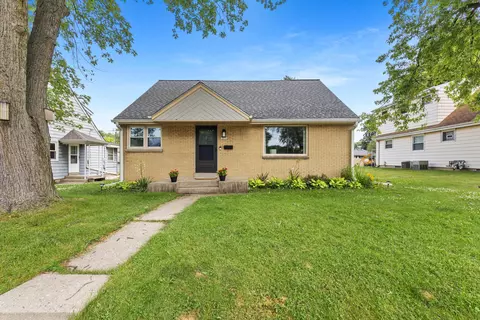 10156 W Montana, West Allis, WI 53227