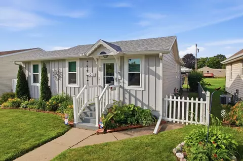1011 5th, Winona, MN 55987