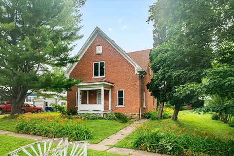 214 N State, La Farge, WI 54639