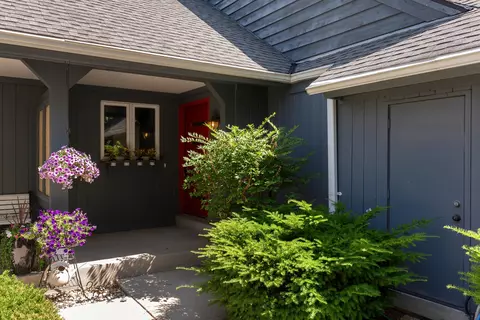 10329 N Savannah, Mequon, WI 53092